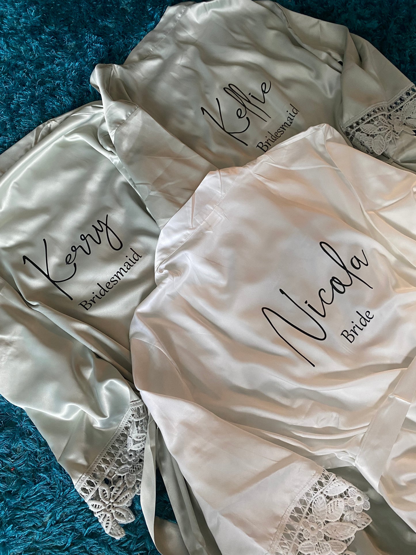 Deluxe Bridal Party 'Lace Robe' Gift Package