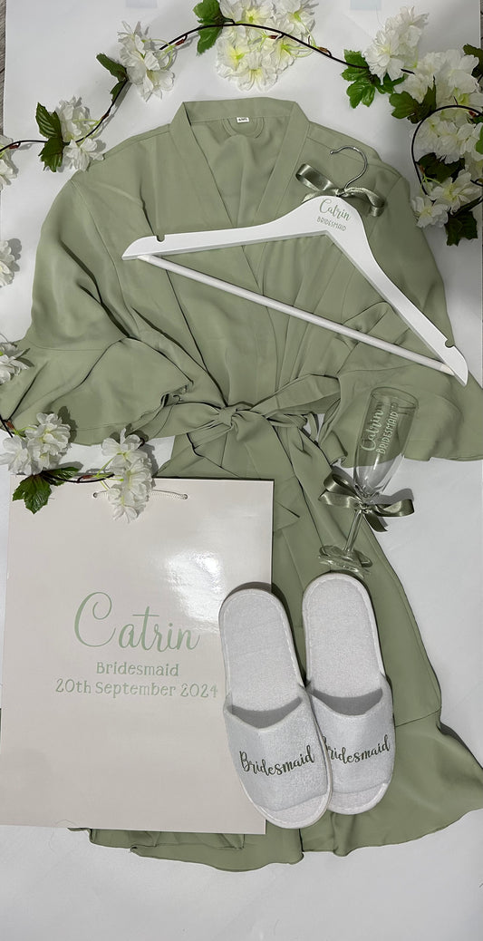 Deluxe Bridal Party 'Ruffle Robe' Gift Package