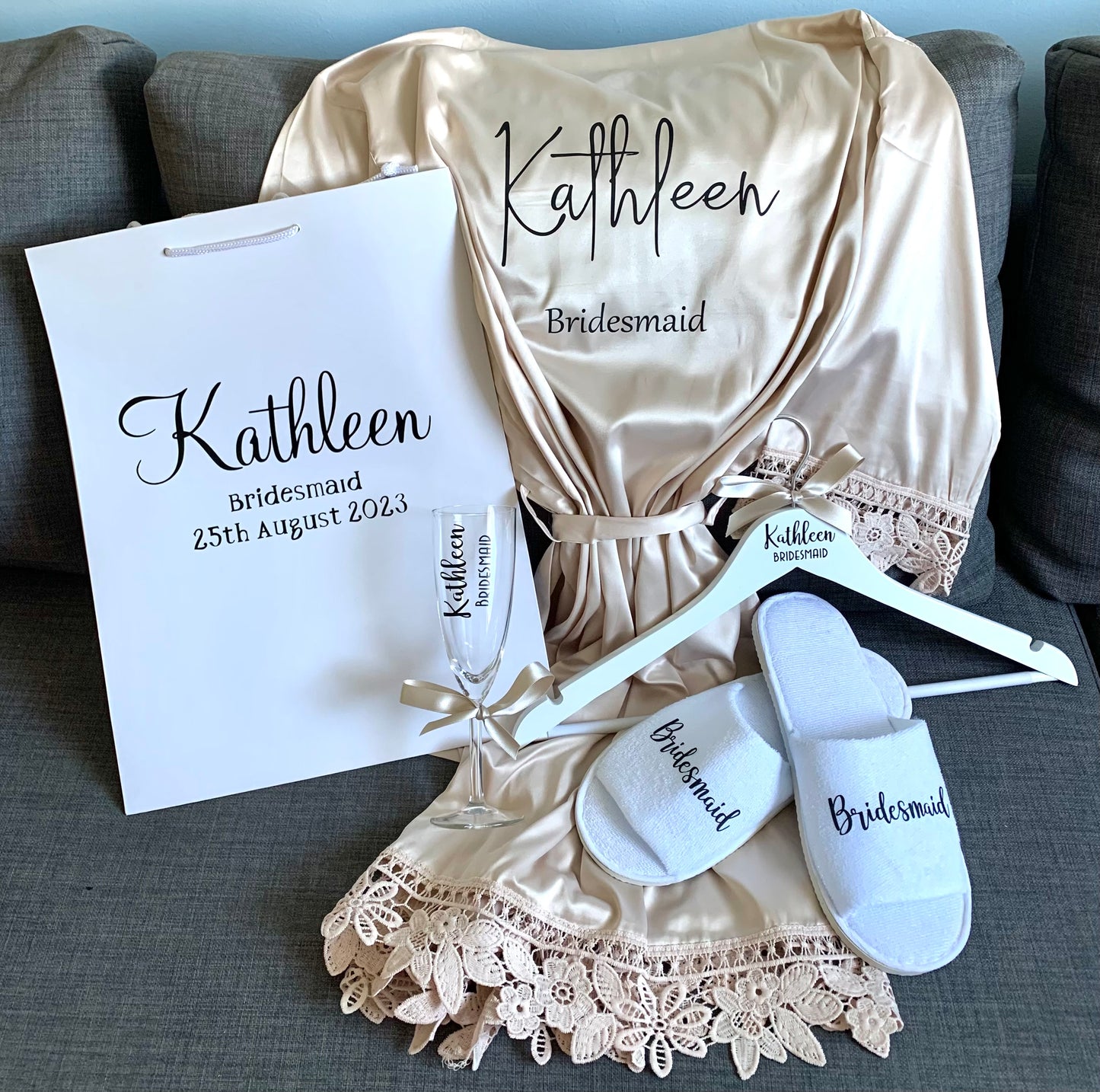 Deluxe Bridal Party 'Lace Robe' Gift Package