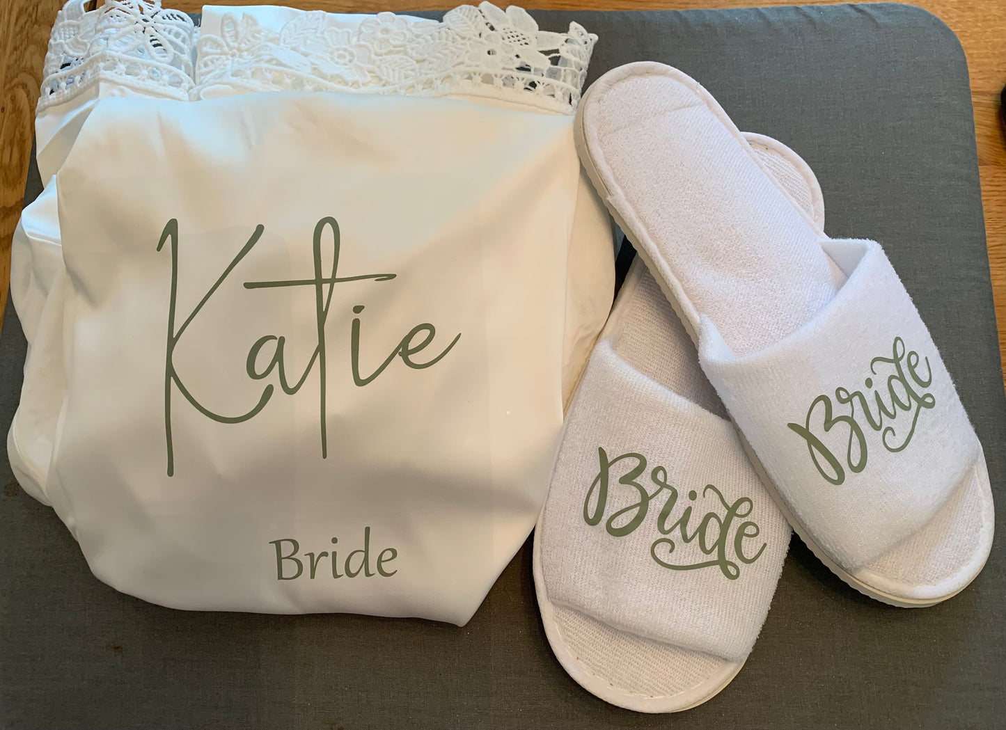 Essential Bridal Party 'Lace Robe' Gift Package